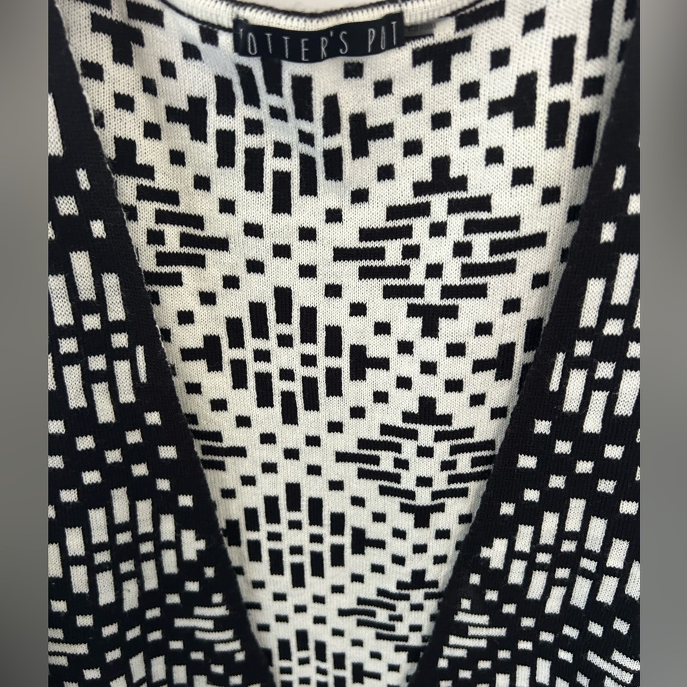 Black and White Aztec Open Sweater Cardigan Size Medium - Picture 2 of 7